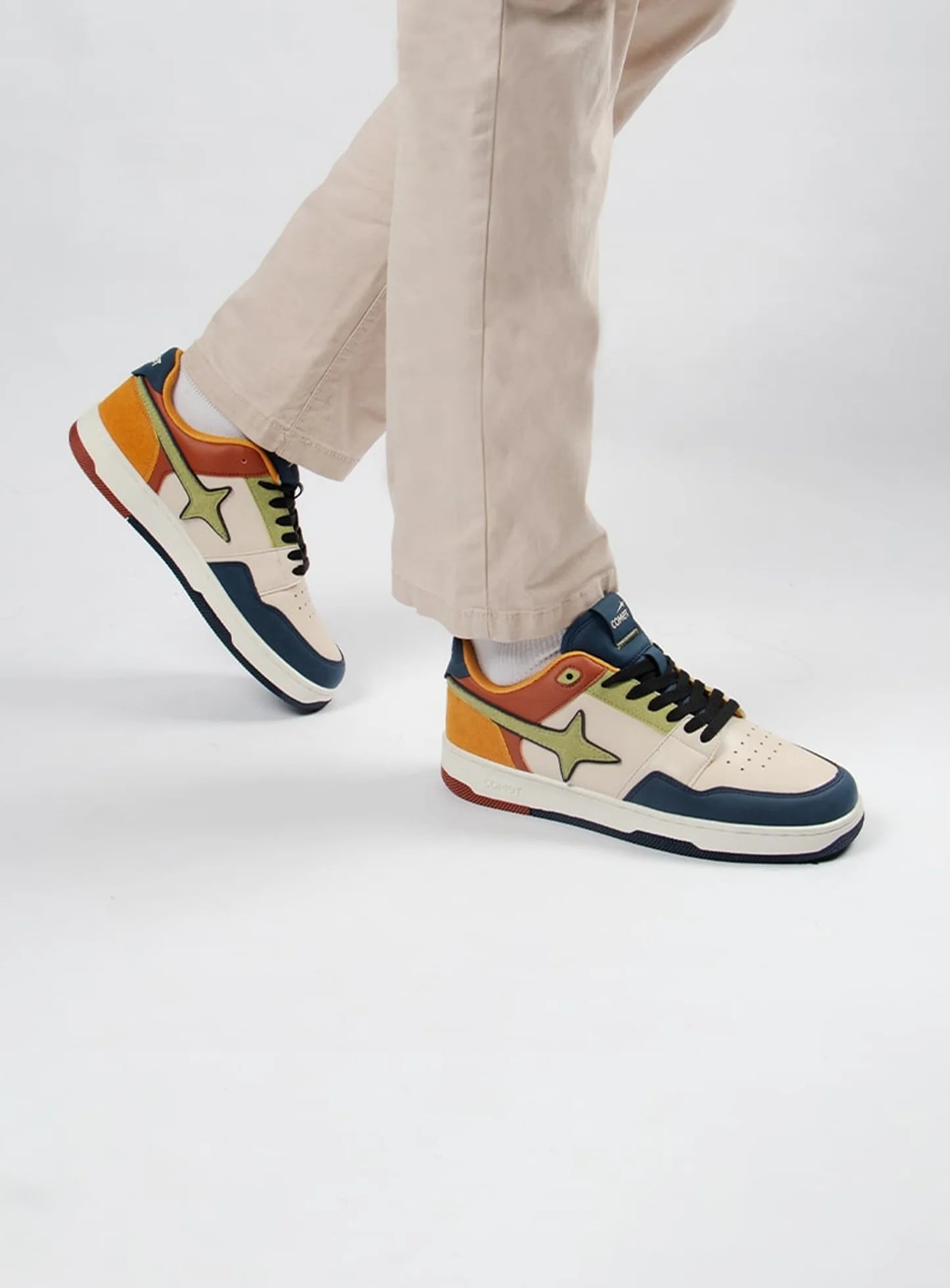 Lightweight Men’s Running Shoes with Cushioned Support