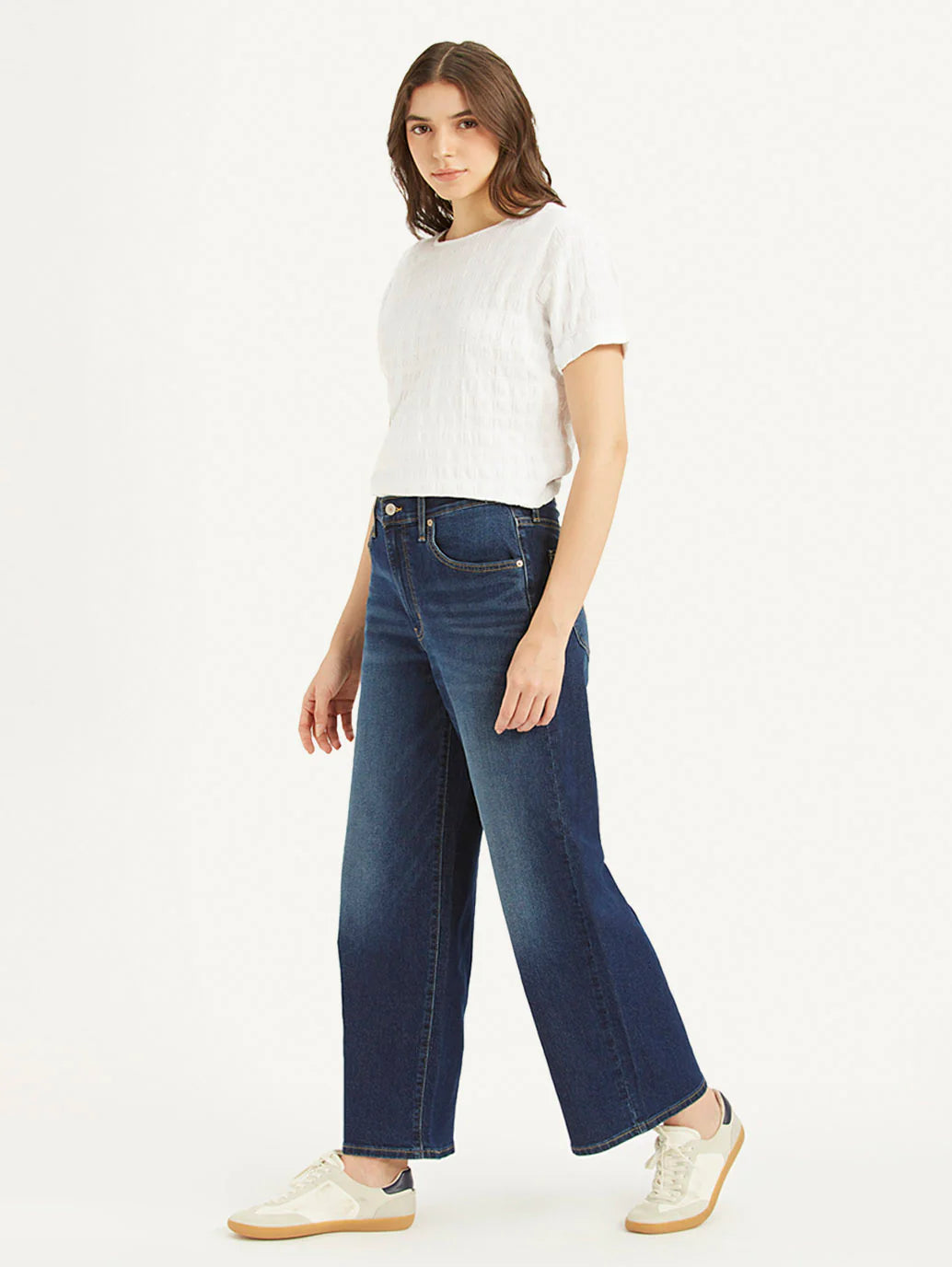 Women’s High Rise Mile High Wide Leg Denim Jeans Blue Lightweight Trendy and Modern