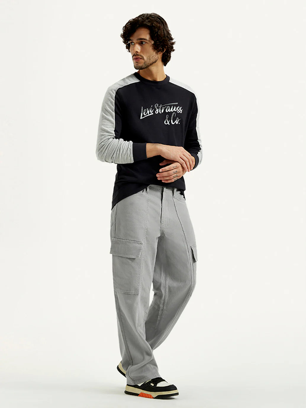 Relaxed Fit Grey Denim Jeans for Men with Casual Comfort