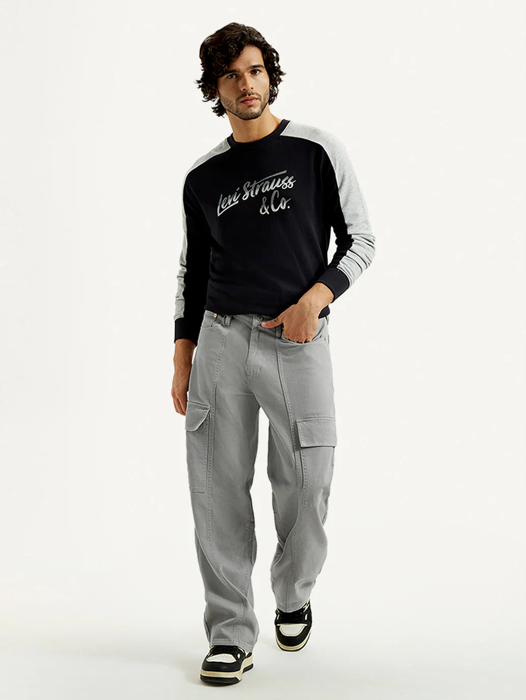 Relaxed Fit Grey Denim Jeans for Men with Casual Comfort