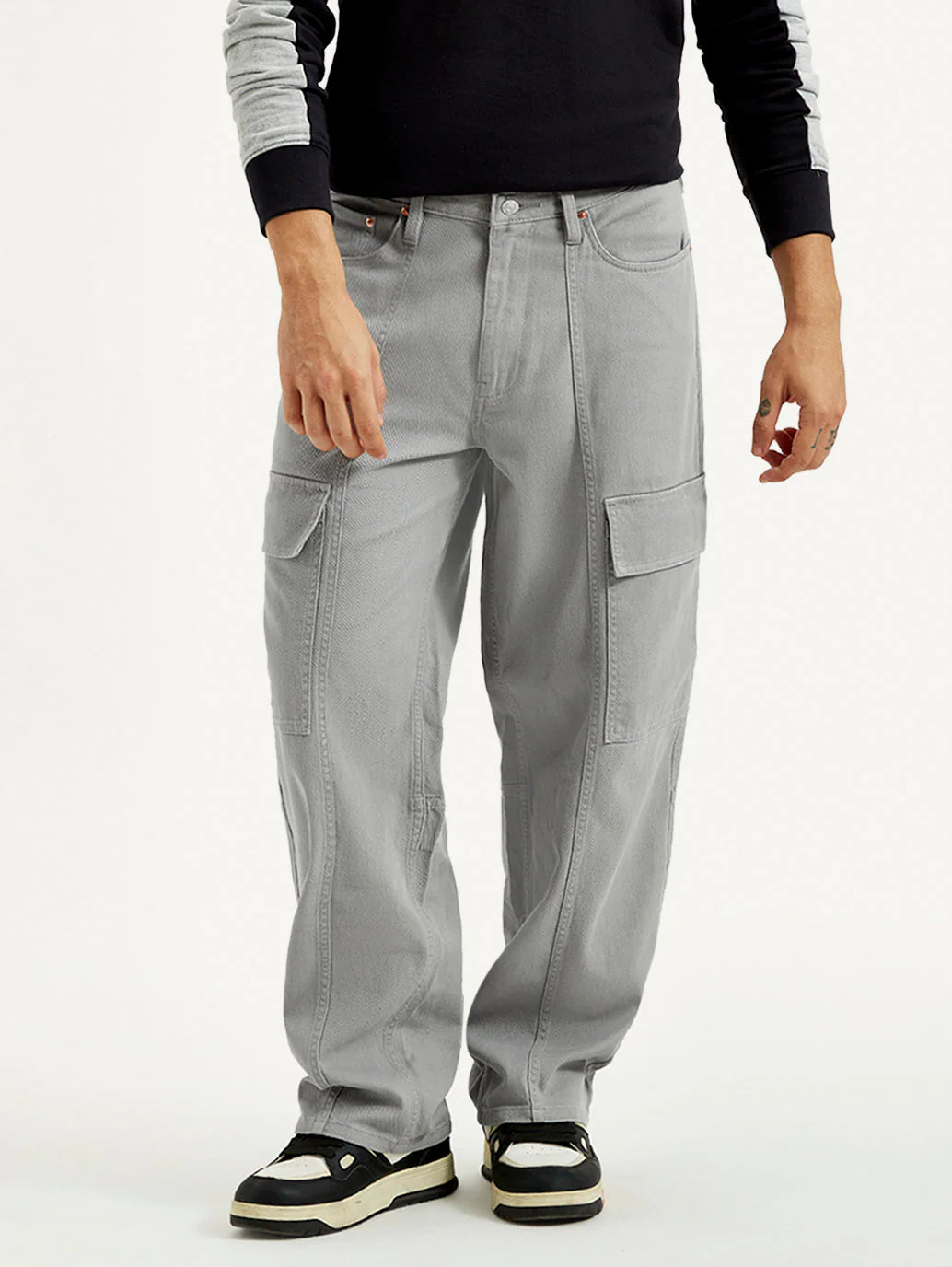 Relaxed Fit Grey Denim Jeans for Men with Casual Comfort