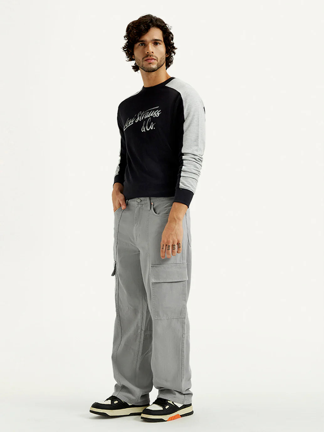 Relaxed Fit Grey Denim Jeans for Men with Casual Comfort