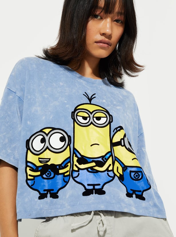 Fun and Trendy Women’s Minion Graphic T-shirt for Street Style Looks