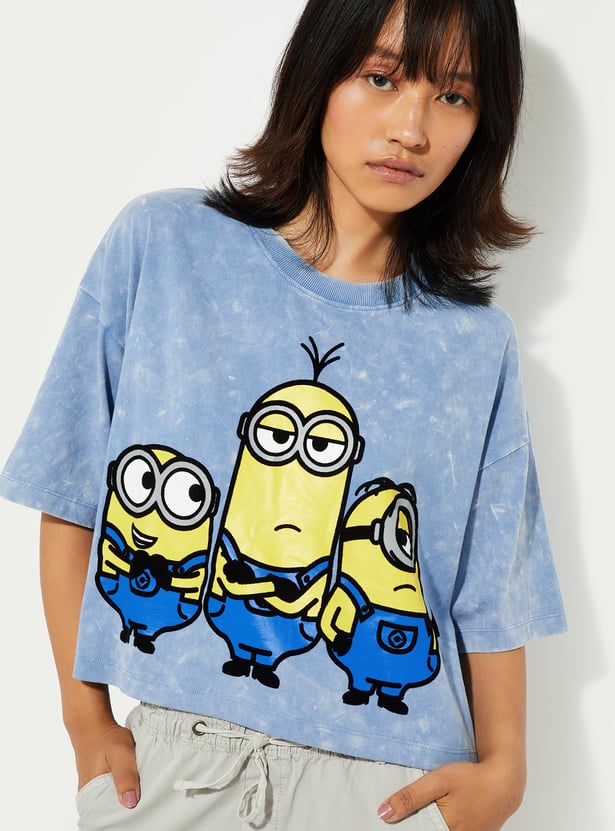 Fun and Trendy Women’s Minion Graphic T-shirt for Street Style Looks