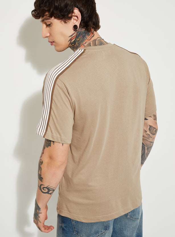 Men’s Casual Side Stripe Detailed T-Shirt with Relaxed Cotton Fabric
