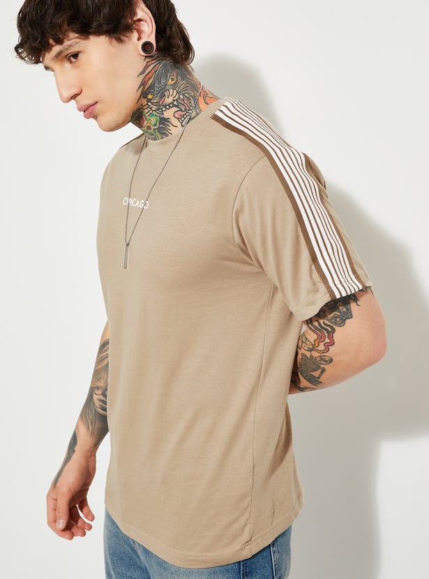 Men’s Casual Side Stripe Detailed T-Shirt with Relaxed Cotton Fabric