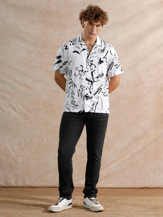 Modern White Fluid Viscose Shirt for Men with Sophisticated Casual Look