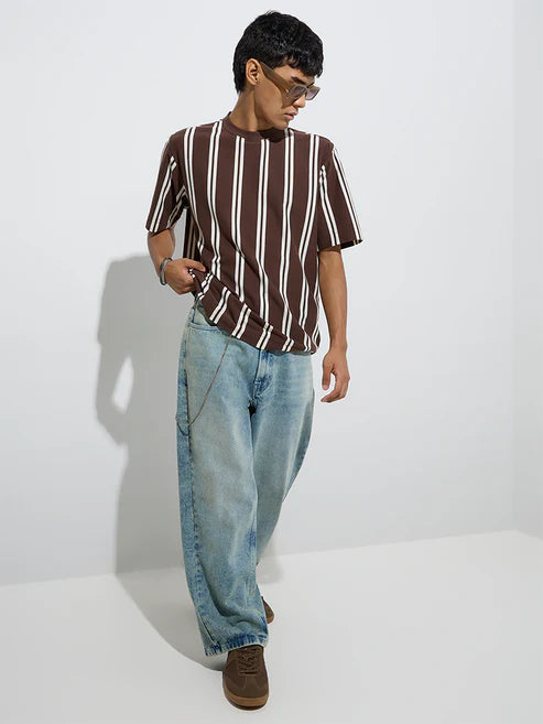 Loose Fit Light Blue Washed Jeans for Men with Barrel-Fit Design