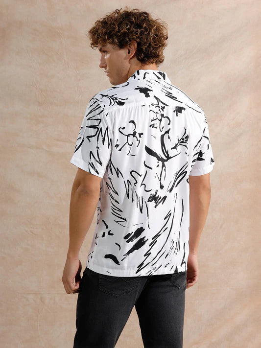 Modern White Fluid Viscose Shirt for Men with Sophisticated Casual Look