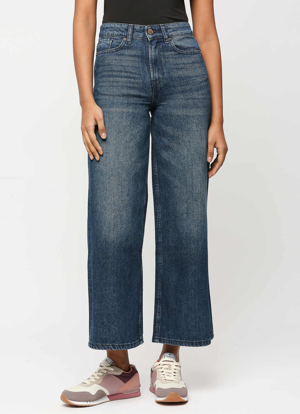 Relaxed Fit Women’s Blue High Waist Wide Leg Jeans for Weekend and Everyday Wear