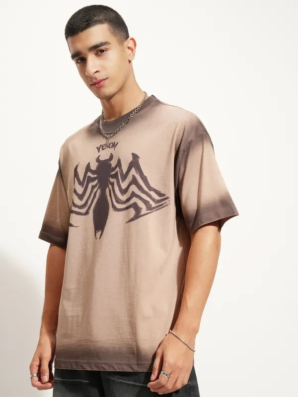 Casual Men’s Beige Oversized T-Shirt with Bold Venom Graphic Artwork and Relaxed Fit