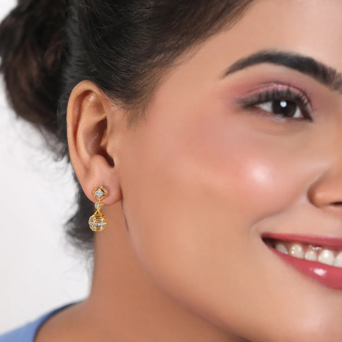 Stylish Jhumka Earrings Featuring Sparkling Diamond Accents