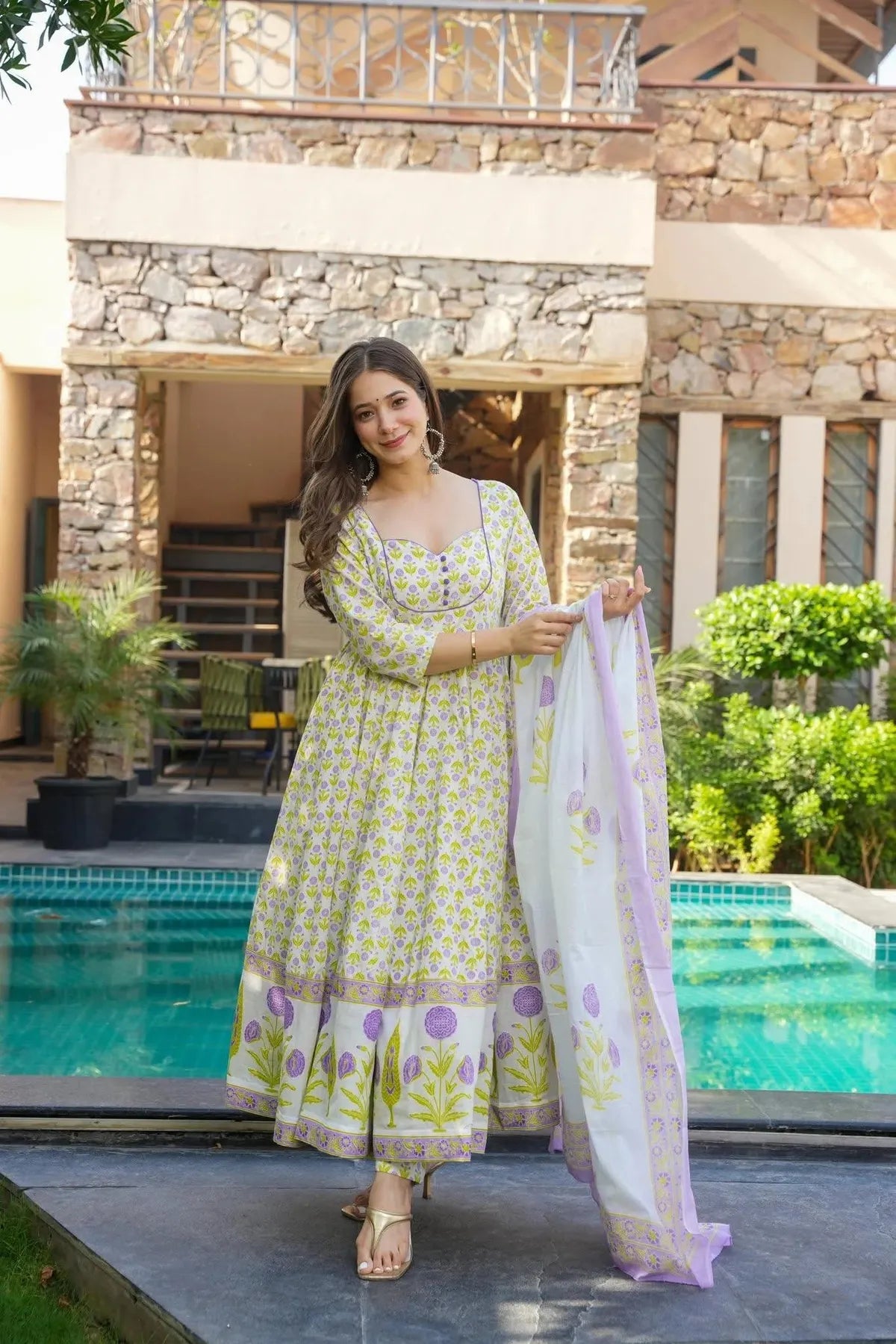 Elegant Lavender Floral Print Cotton Suit Set with Flowing Silhouette and Ethnic Charm for Festive and Daily Wear