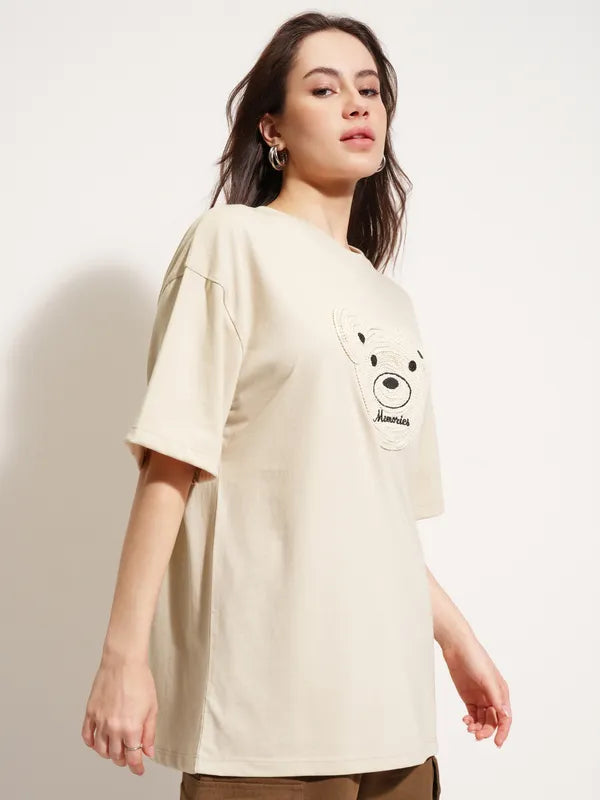 Women’s Everyday Wear Beige Oversized T-shirt with Round Neck and Applique Accents