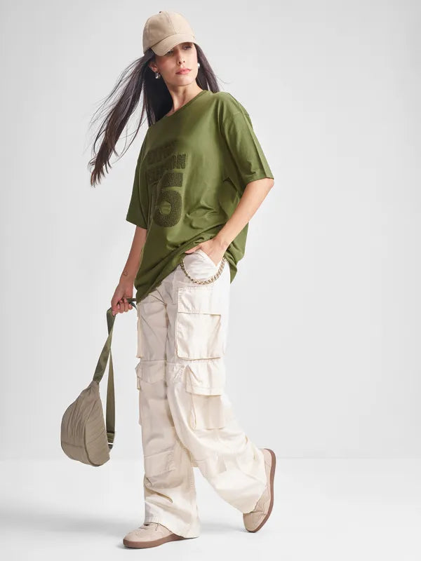 Fashionable Women’s Olive Oversized T-shirt with Decorative Applique for Street Style and Daily Outfits