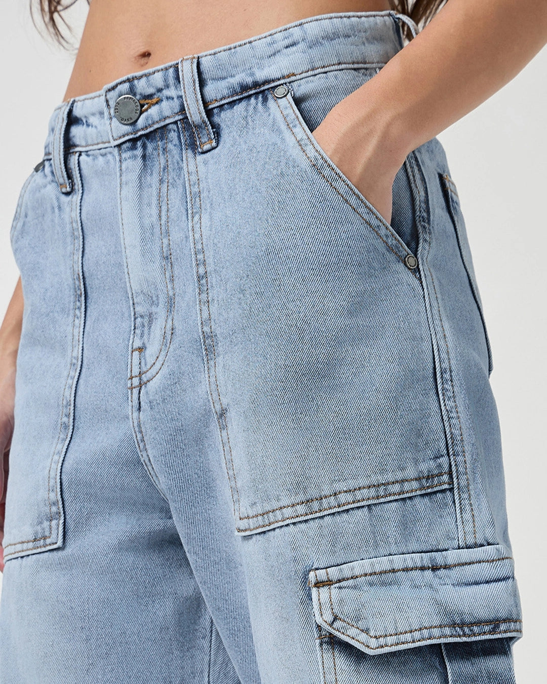 Fashionable Women’s Light Blue Straight Fit Cargo Jeans with Durable Fabric and Functional Pockets
