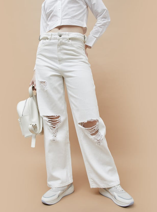 Stylish Women’s Distressed Regular Fit Jeans Perfect for Street Style and Casual Outings