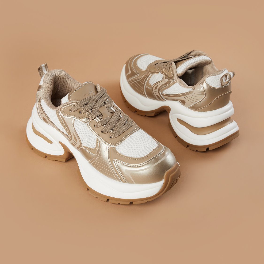 Chic Colourblock High Top Sneakers with Versatile Look for College Outings and Casual Fashion