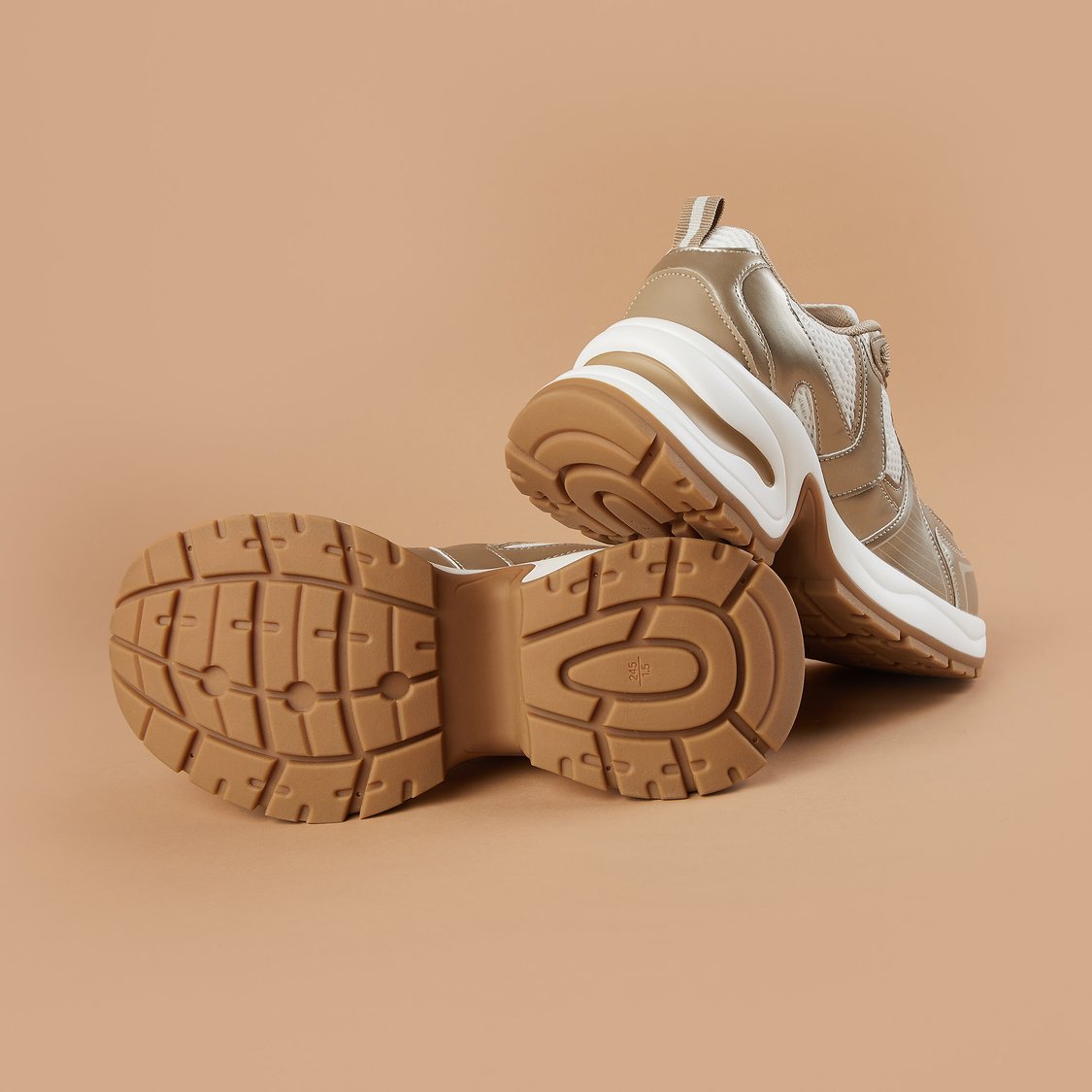 Chic Colourblock High Top Sneakers with Versatile Look for College Outings and Casual Fashion