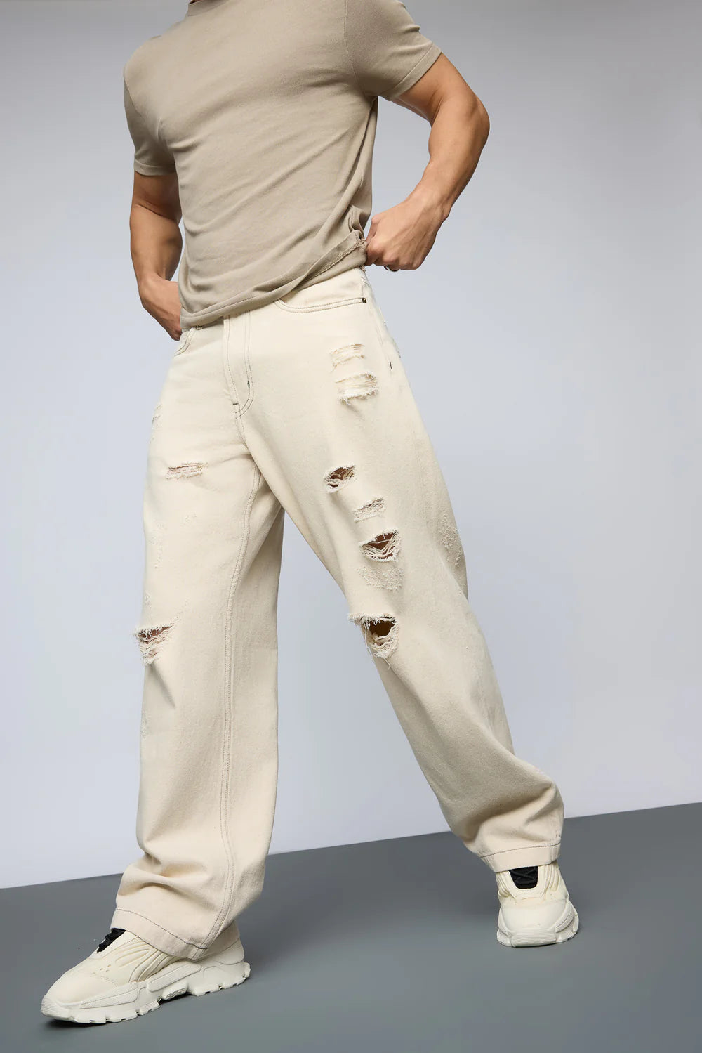 Classic Baggy Straight Jeans for Men Ecru Distressed Style