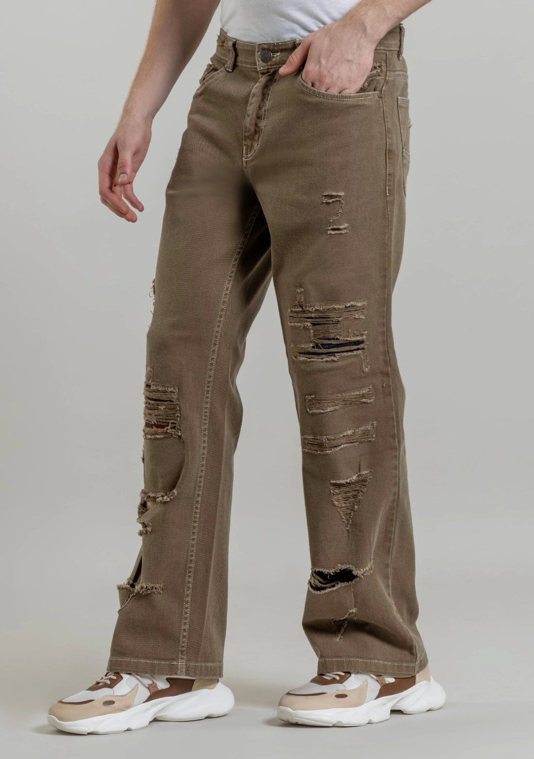Stylish Men’s Relaxed Straight Fit Jeans Cedar Brown Distressed Denim