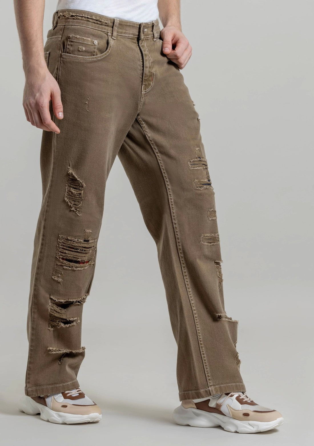 Stylish Men’s Relaxed Straight Fit Jeans Cedar Brown Distressed Denim