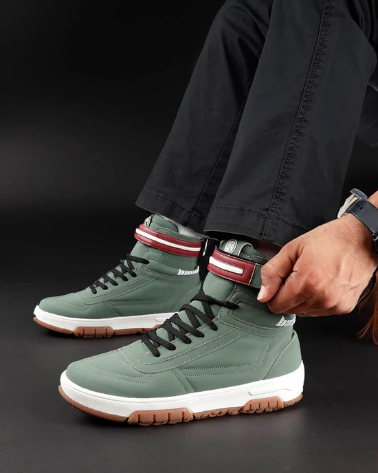Modern Bold and Versatile Urban Style Sneakers for Smart Casual and Urban Fashion