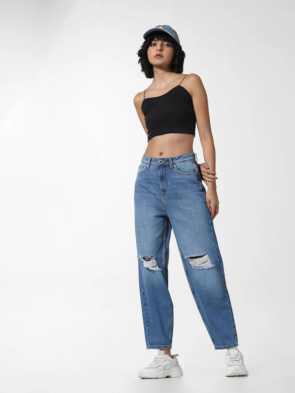 Relaxed Fit Women’s Blue Distressed Mom Jeans with High Waist for Comfortable Daily Wear