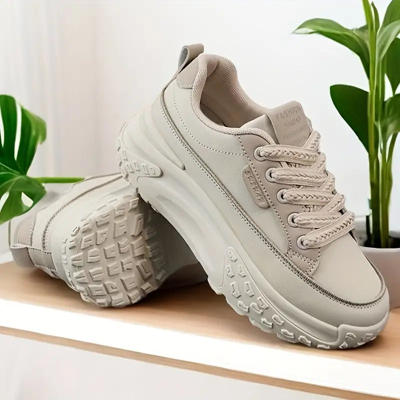 Chic Women’s Chunky Platform Sneakers Breathable Synthetic Shoes with Thick Cushion Sole for Walking Training and Street Style