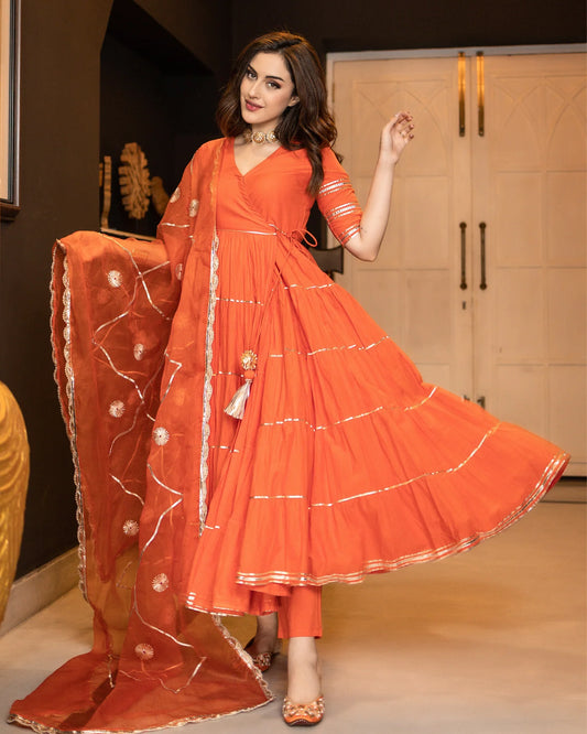 Stylish Neria Tier Suit Set with Detailed Gotapatti Work and Multi-Layered Flared Silhouette for Weddings and Special Occasions