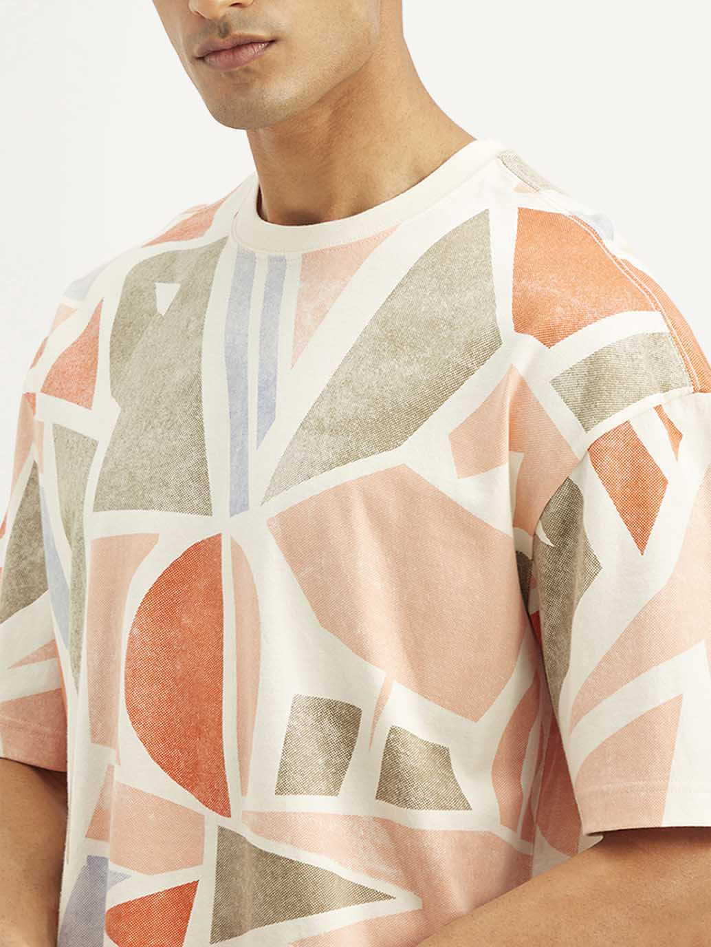 Street Fashion Loose Fit Cotton T-Shirt for Men with Bold Graphic Print