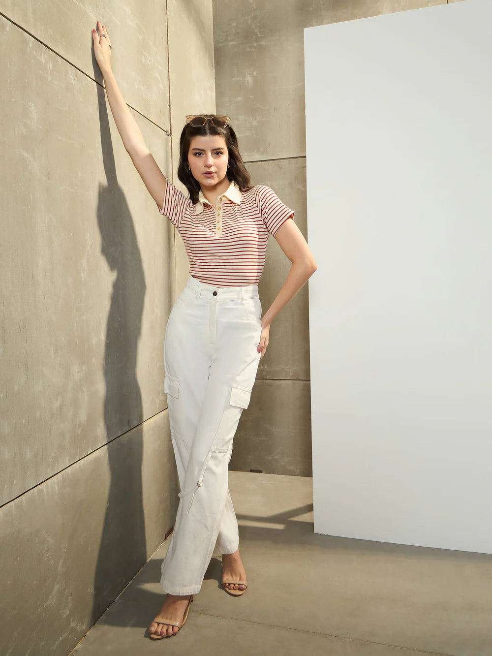 Chic Women’s White Twill Cargo Jeans with Looped Strap Accents for Layering and Casual Outfits