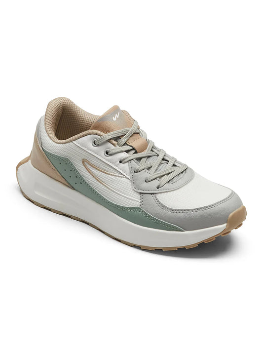 Fashionable White Sneakers for Men Perfect for Travel and Leisure