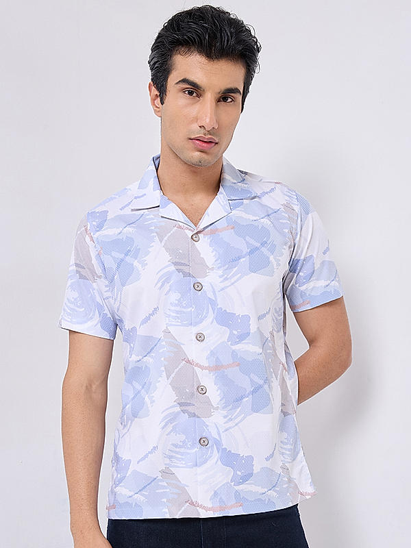 Fashionable Light Blue Slim Fit Shirt for Men with Modern Print Patterns
