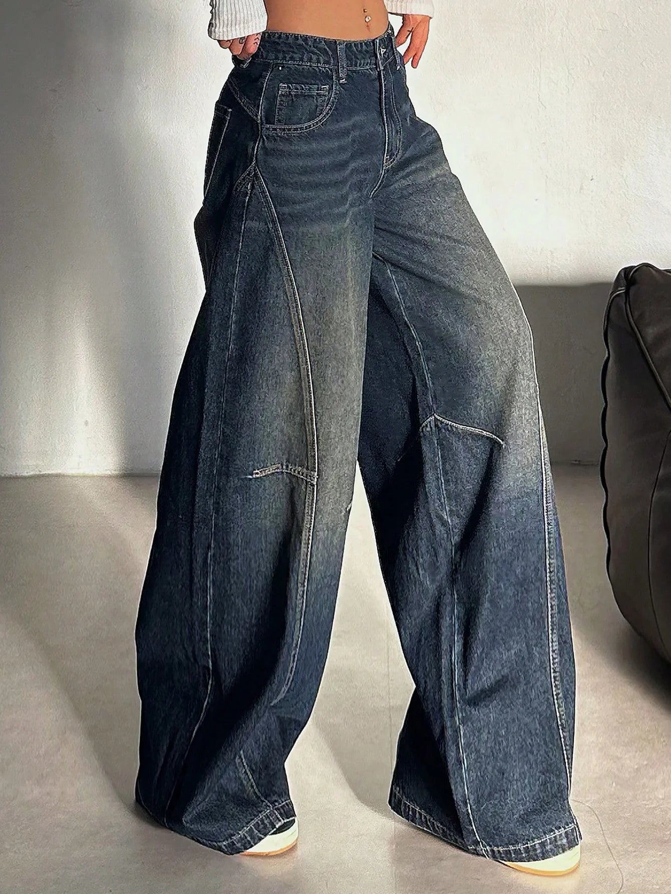 Comfortable Women’s Wide Leg Jeans with Bold Streak Panel Detailing for Daily Outings