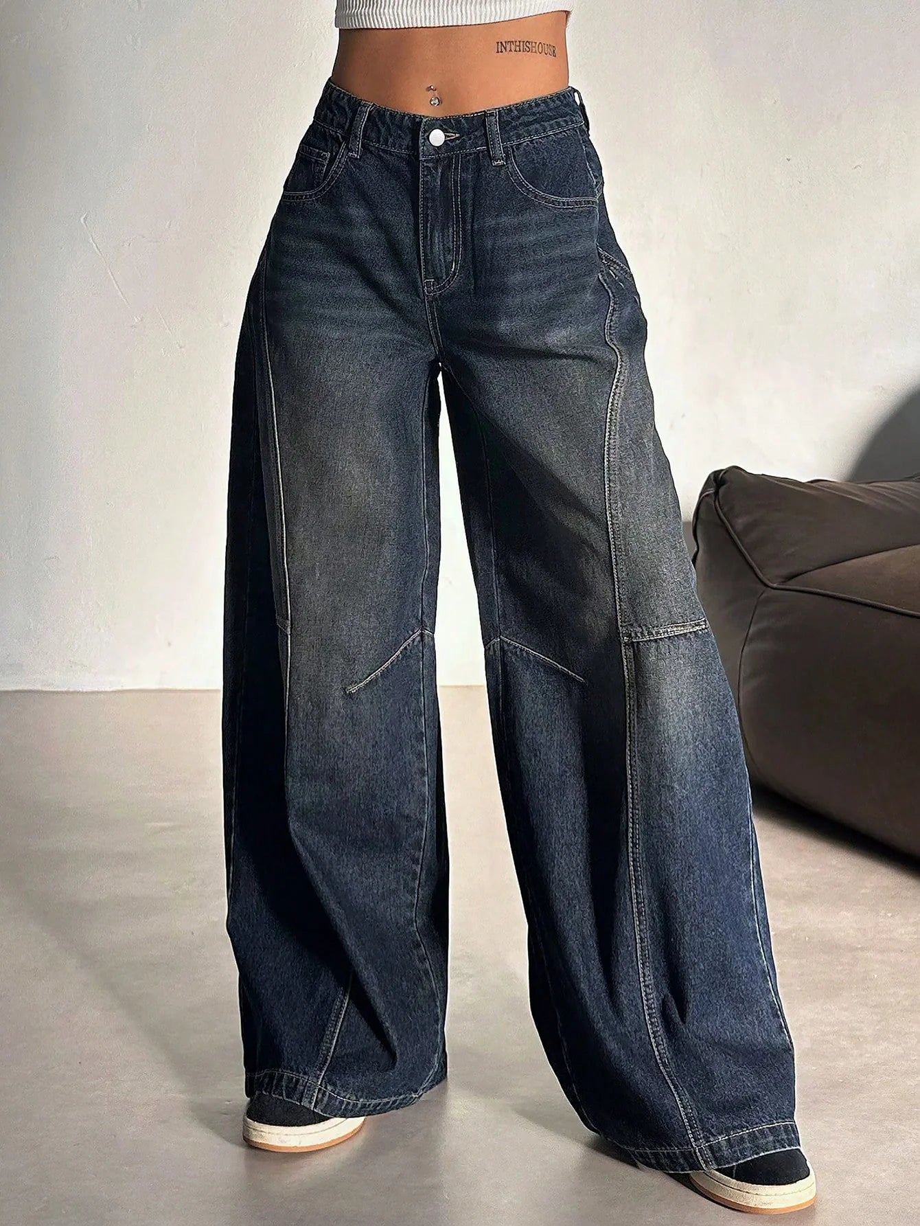 Comfortable Women’s Wide Leg Jeans with Bold Streak Panel Detailing for Daily Outings
