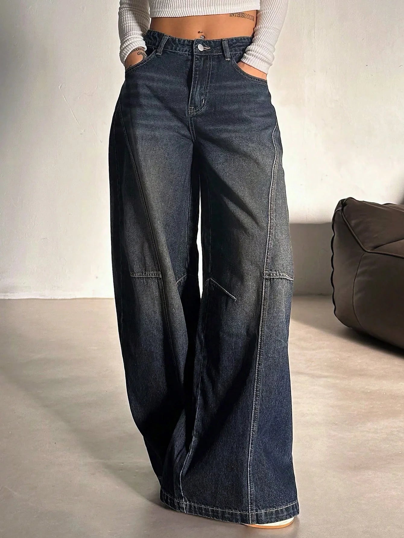 Comfortable Women’s Wide Leg Jeans with Bold Streak Panel Detailing for Daily Outings