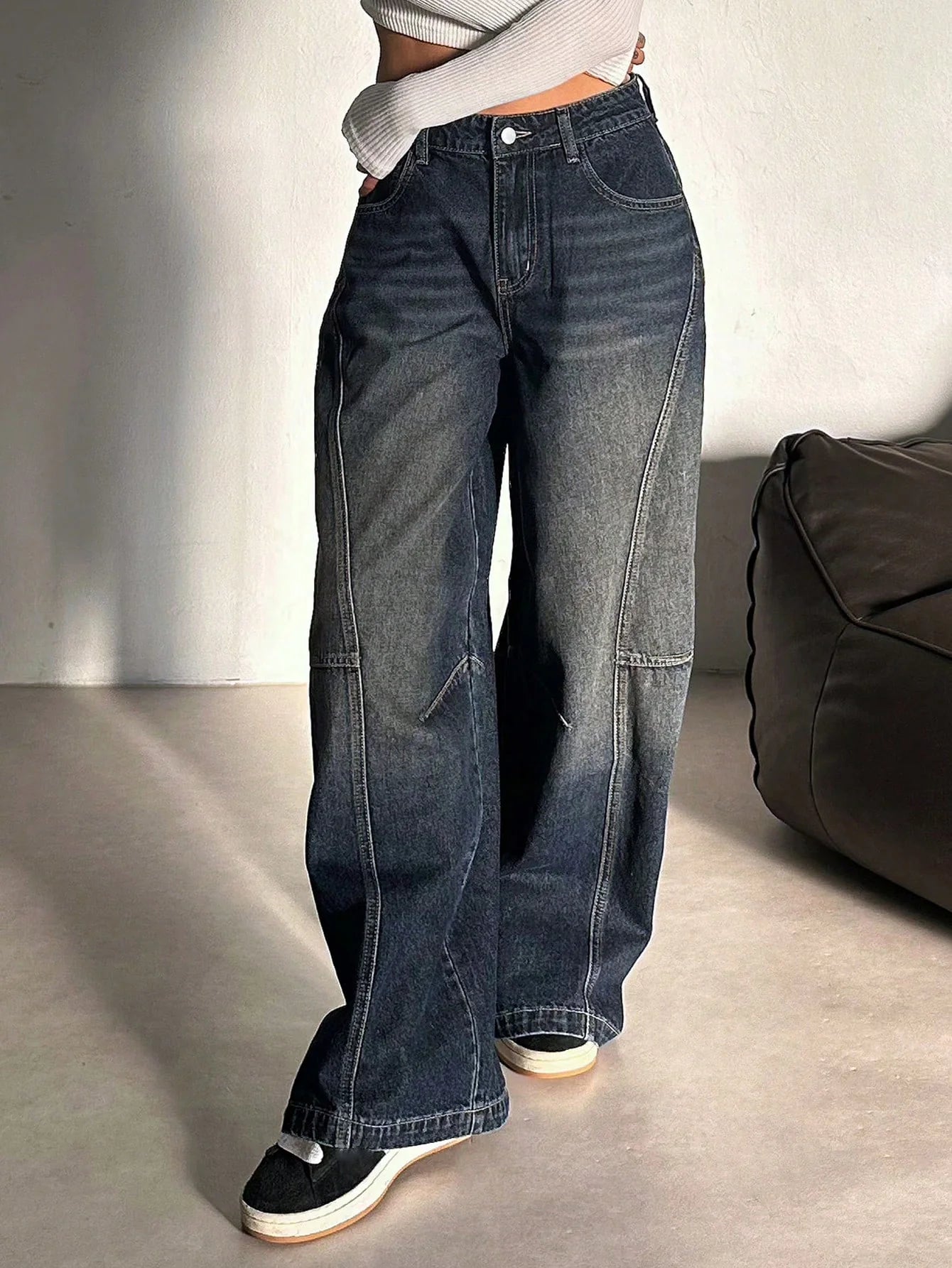 Comfortable Women’s Wide Leg Jeans with Bold Streak Panel Detailing for Daily Outings