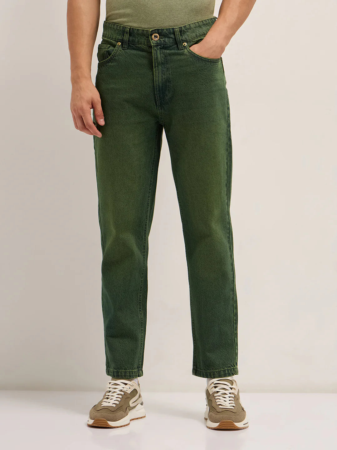 Modern Green Straight Fit Jeans for Men Mid-Rise Heavy Washed Look