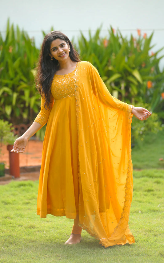 Premium Mustard Kurti Ensemble with Coordinated Dupatta and Stylish Traditional Detailing for Wedding Functions and Festive Occasions