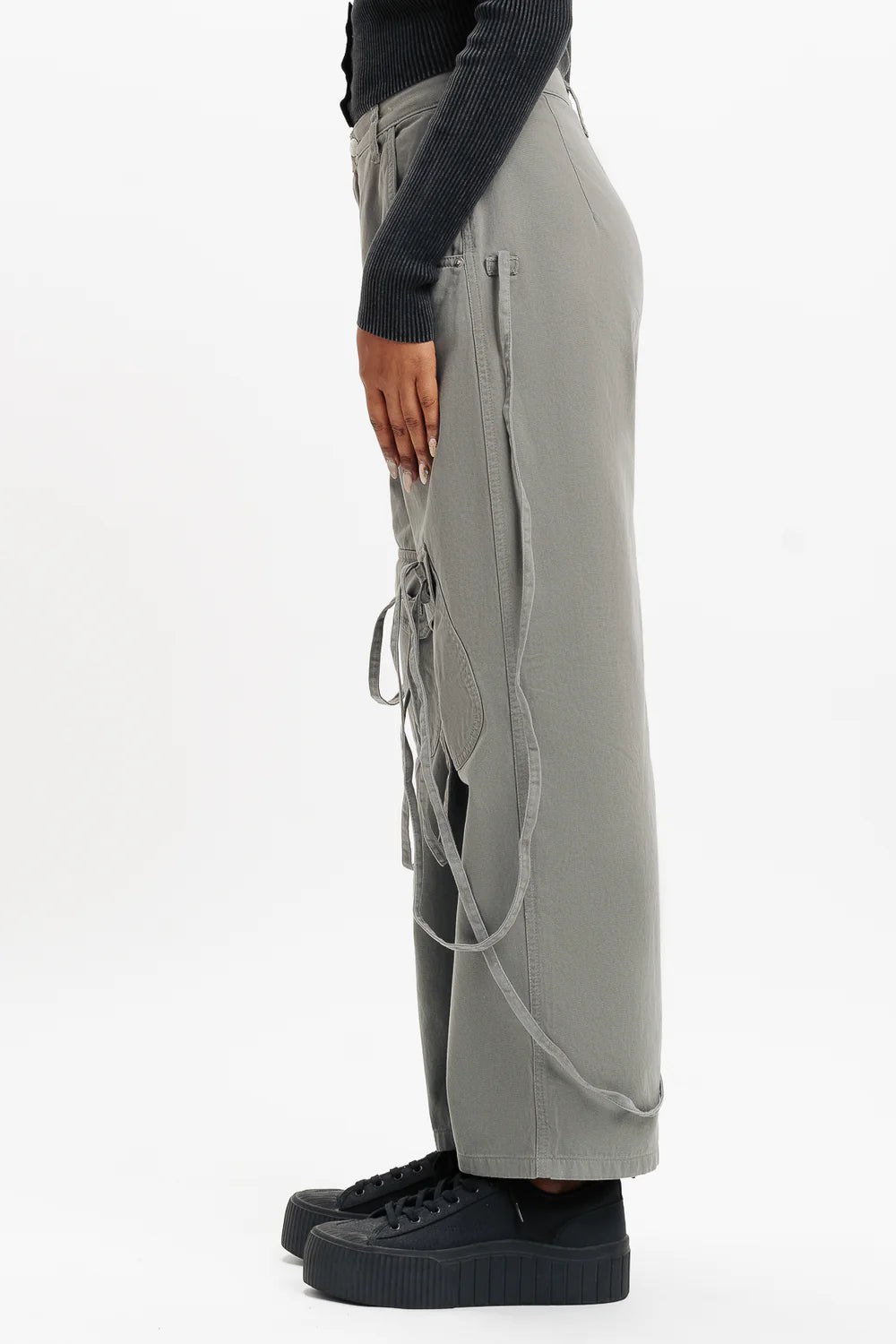 Chic Women’s Grey Pocketed Cargo Pants with Trendy Design and Comfortable Fit