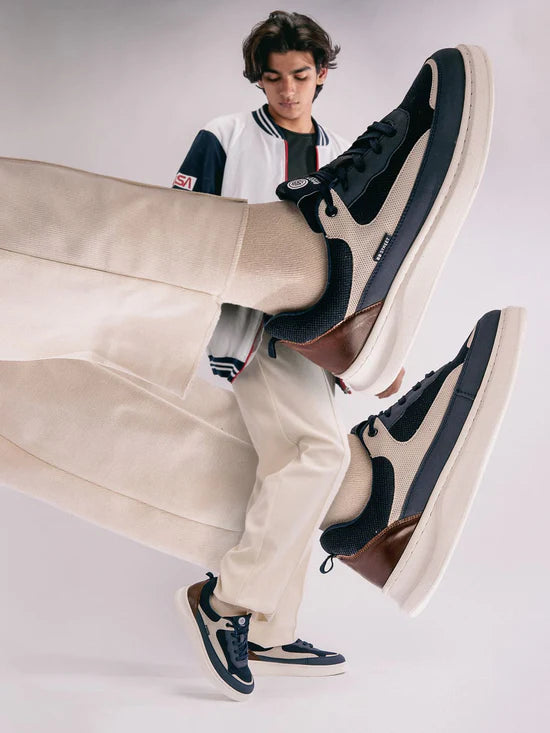 Sporty Men’s Low-Top Sneakers for Running, Walking, and Smart Casual Looks