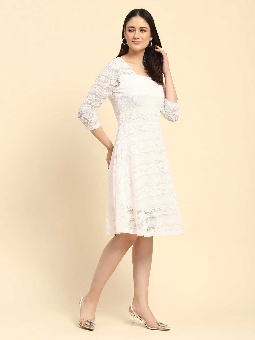 Fashionable Lace Floral Flared Dress with Lightweight Fabric and Flowing Hem