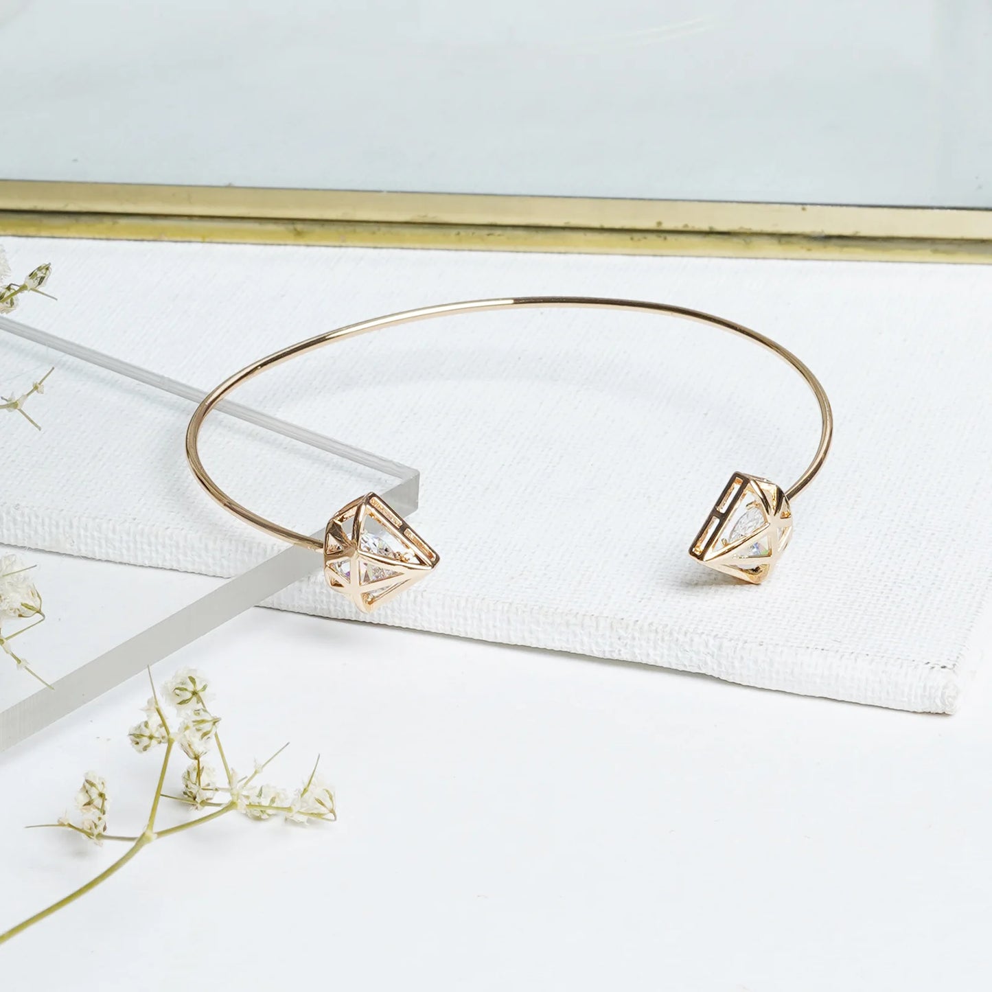 Fashionable Gold Open Cuff Bracelet for Women Unique Gem-Shaped Design