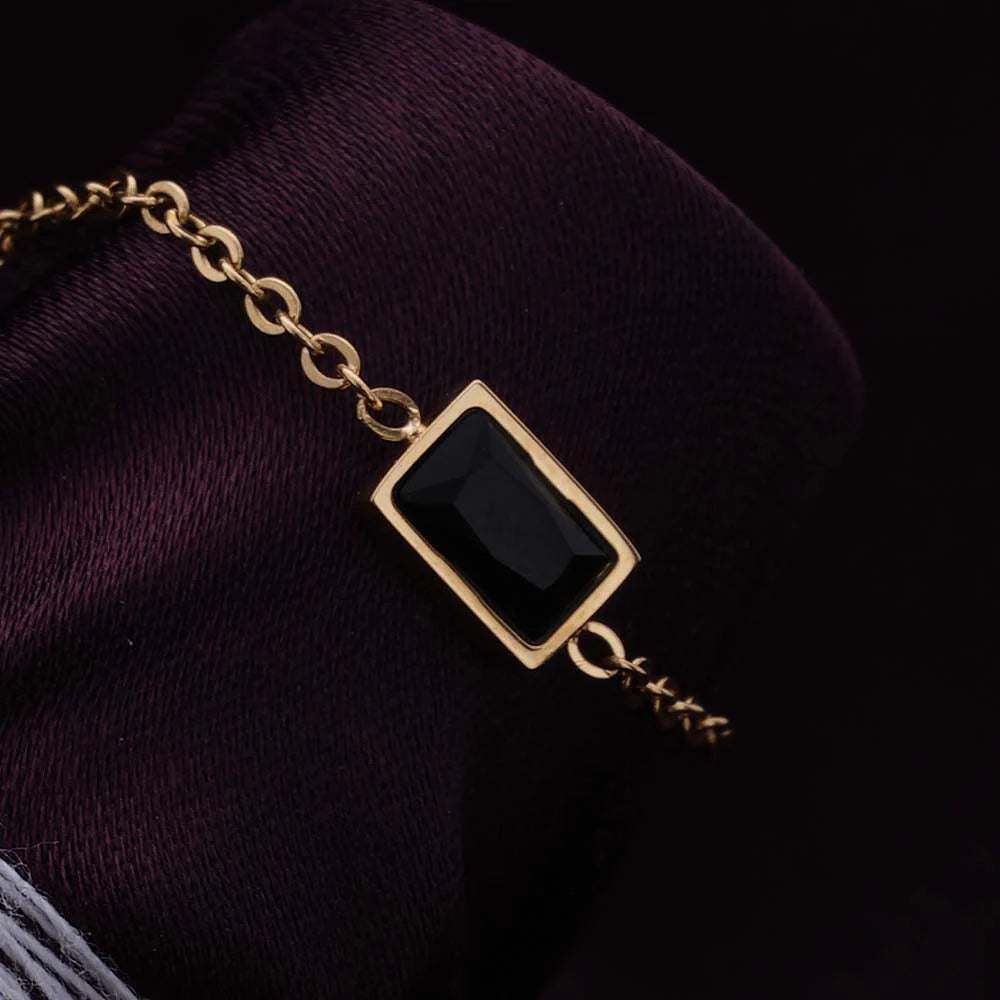 Adjustable Black Stone Chain Ring for Women Perfect for Casual and Party Outfits