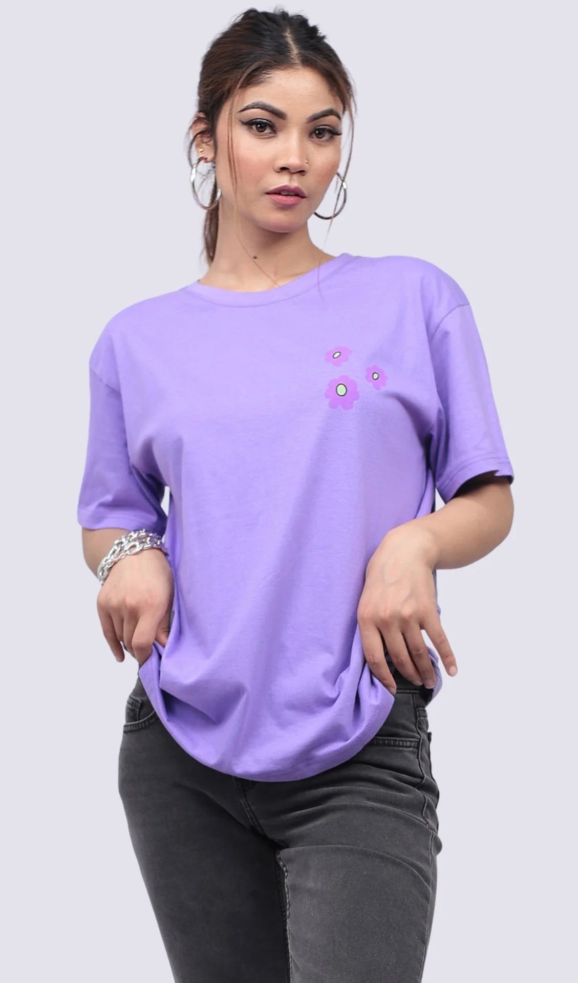 Fashionable Lilac Oversized T-Shirt with Stylish Back Graphic
