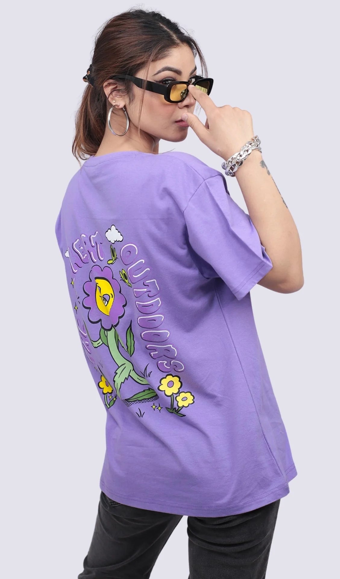 Fashionable Lilac Oversized T-Shirt with Stylish Back Graphic