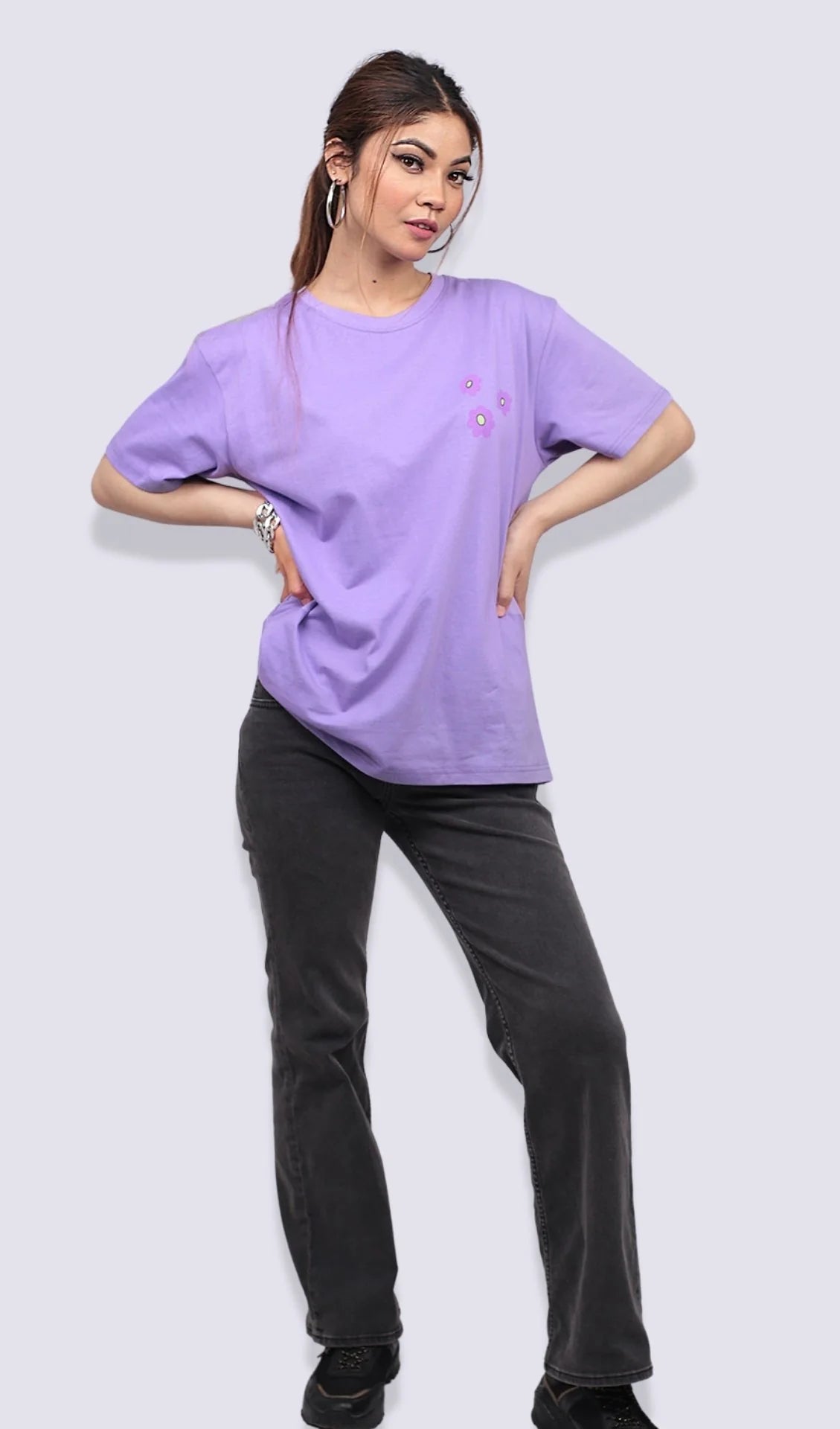 Fashionable Lilac Oversized T-Shirt with Stylish Back Graphic