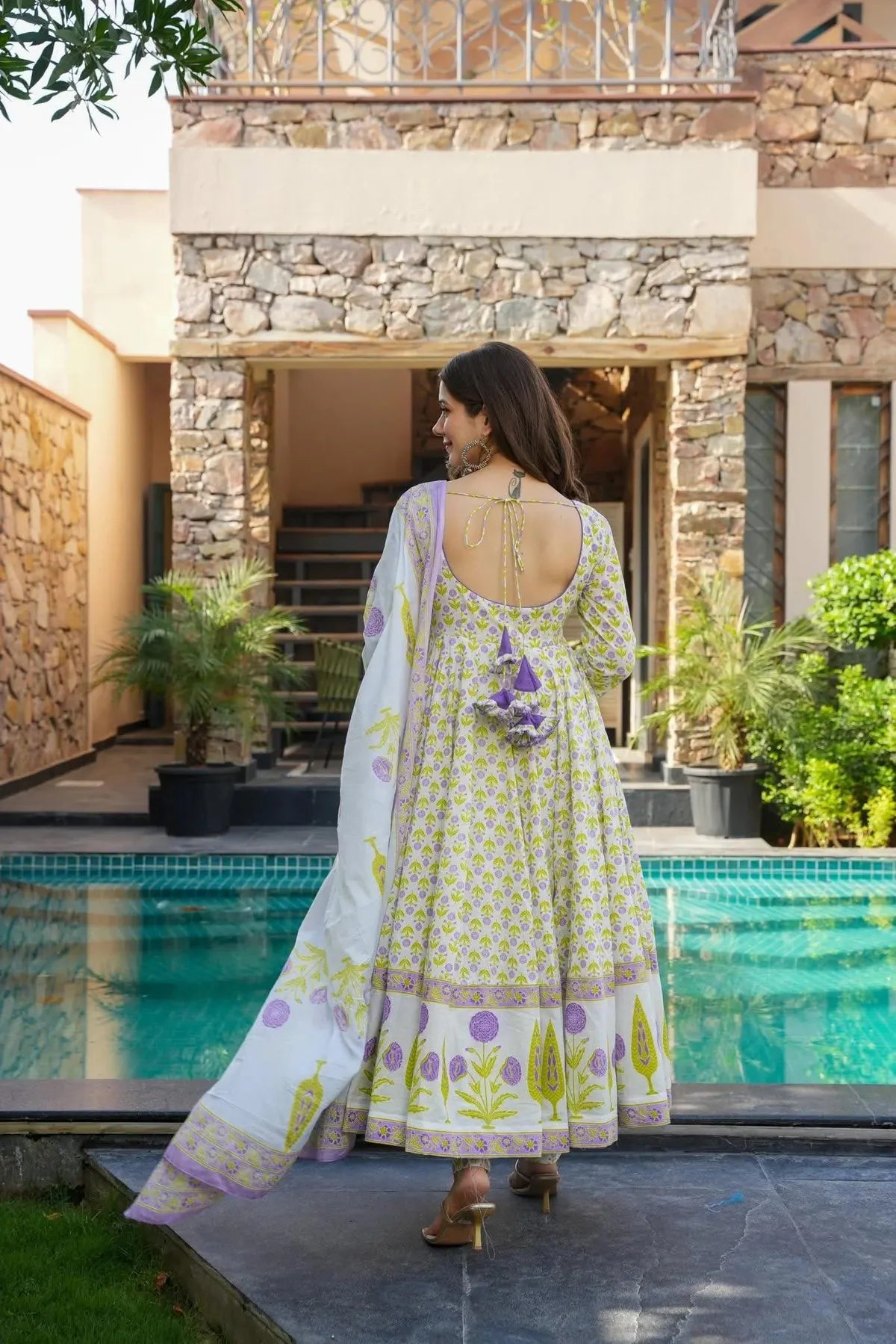 Elegant Lavender Floral Print Cotton Suit Set with Flowing Silhouette and Ethnic Charm for Festive and Daily Wear