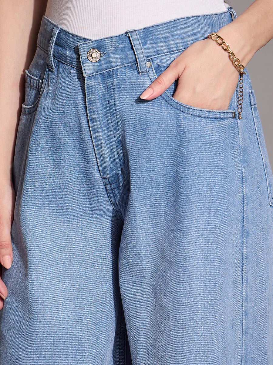 Trendy Blue Low Waist Wide Leg Jeans for Women Lightweight Stylish and Modern
